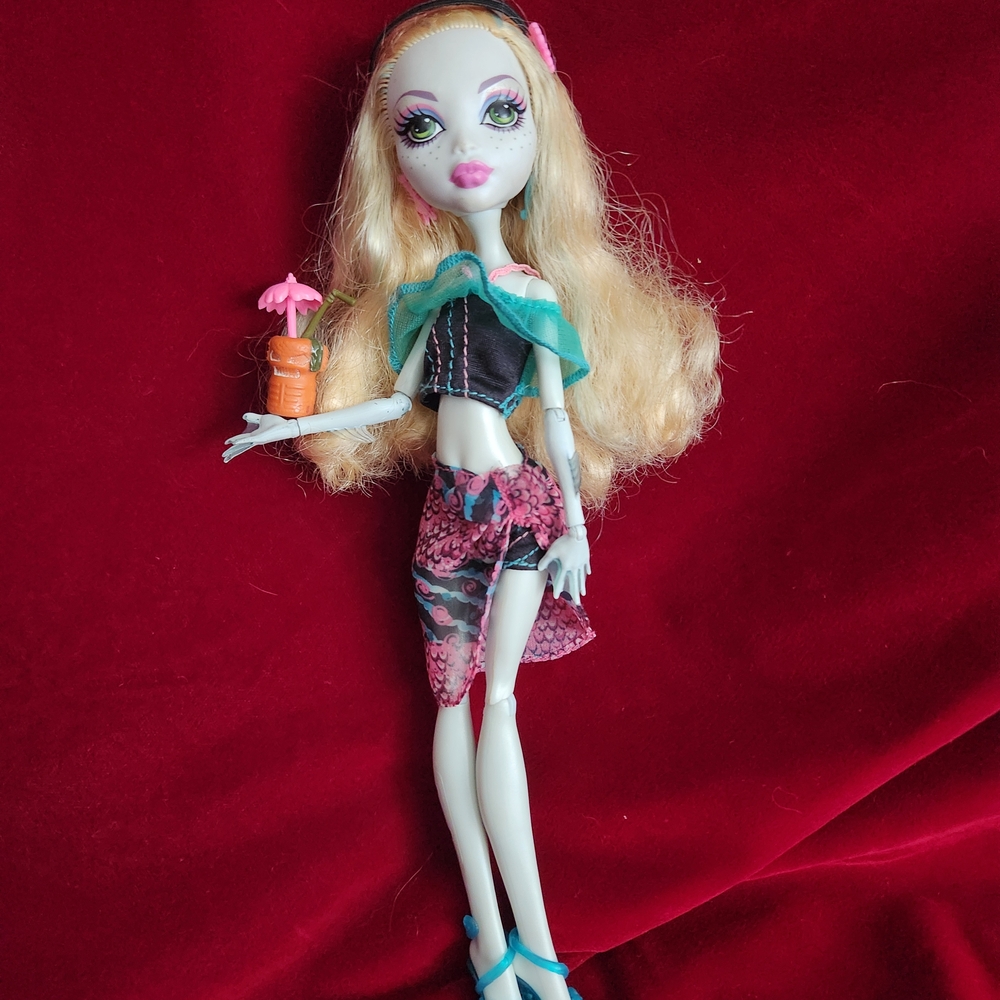 Monster High Skull Shores Lagoona (2012) Out Of Box